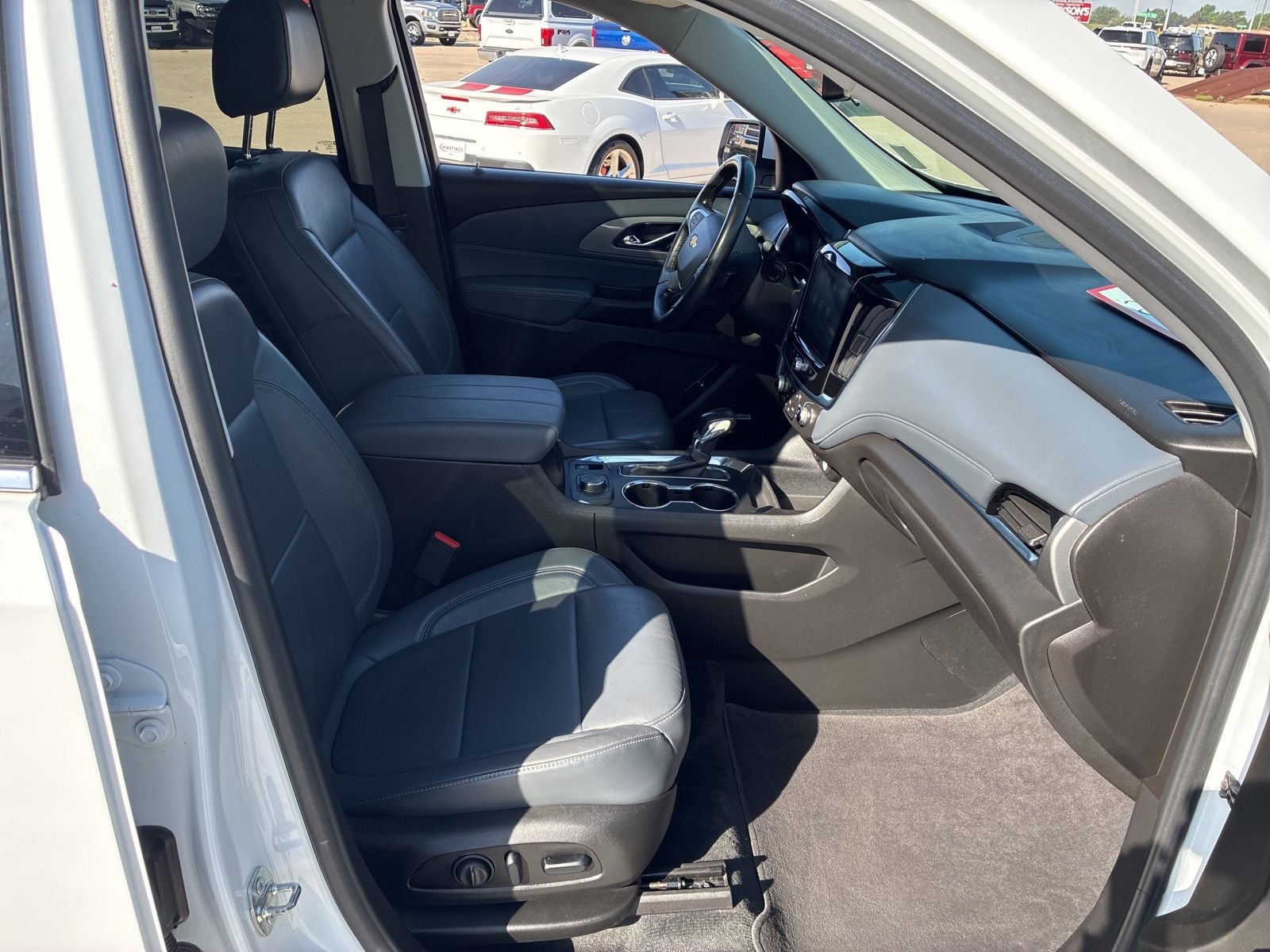 2021 Chevrolet Traverse AWD LT Leather