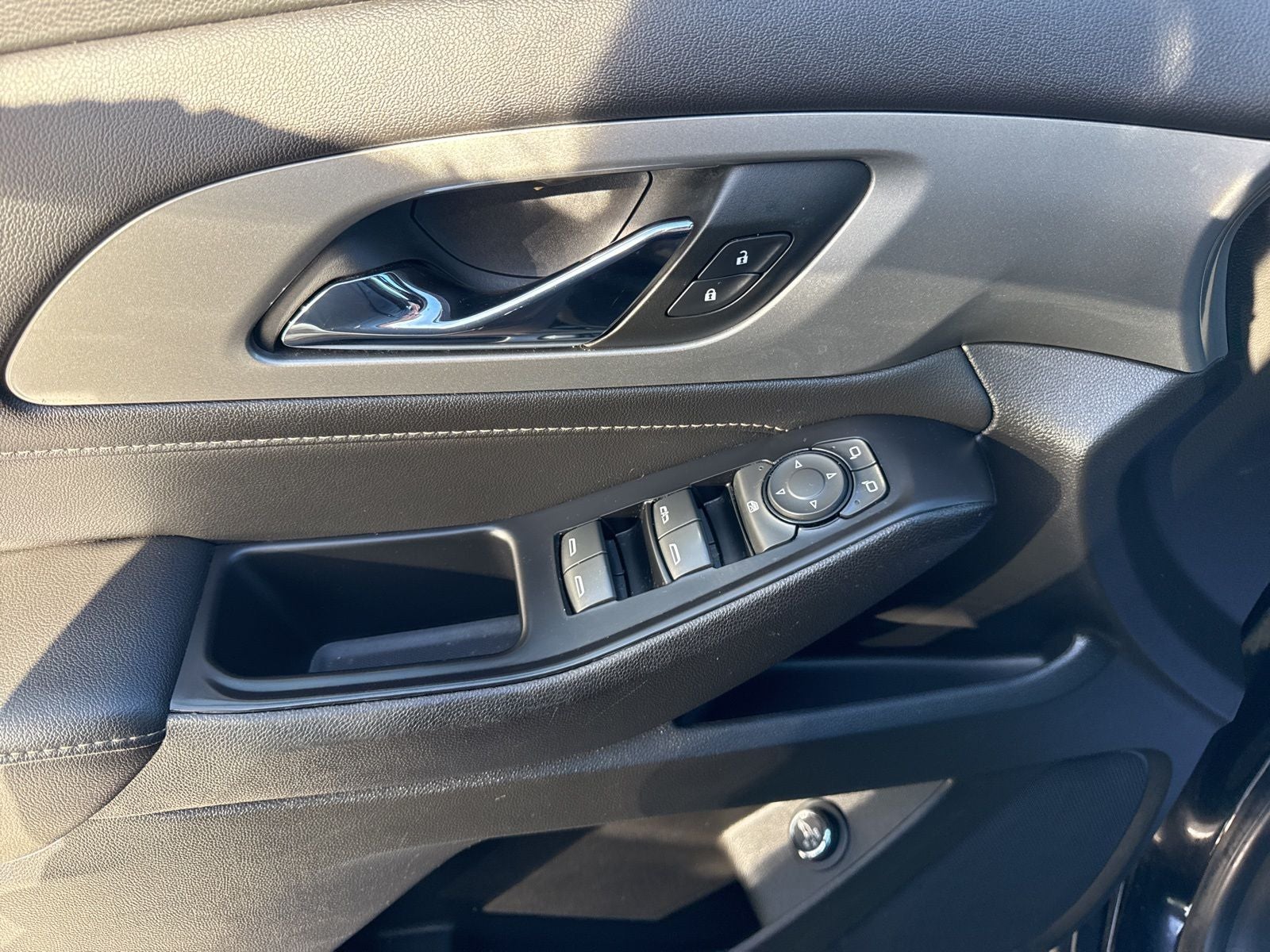 2023 Chevrolet Traverse AWD LT Leather