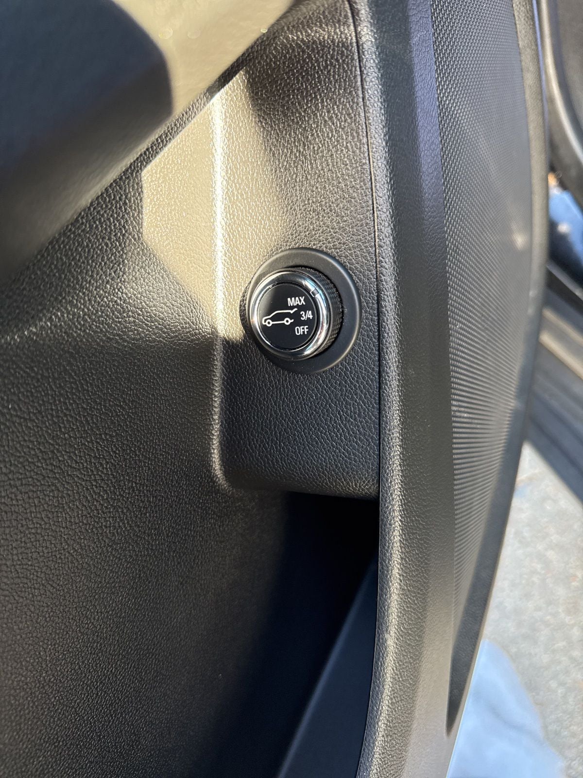 2023 Chevrolet Traverse AWD LT Leather