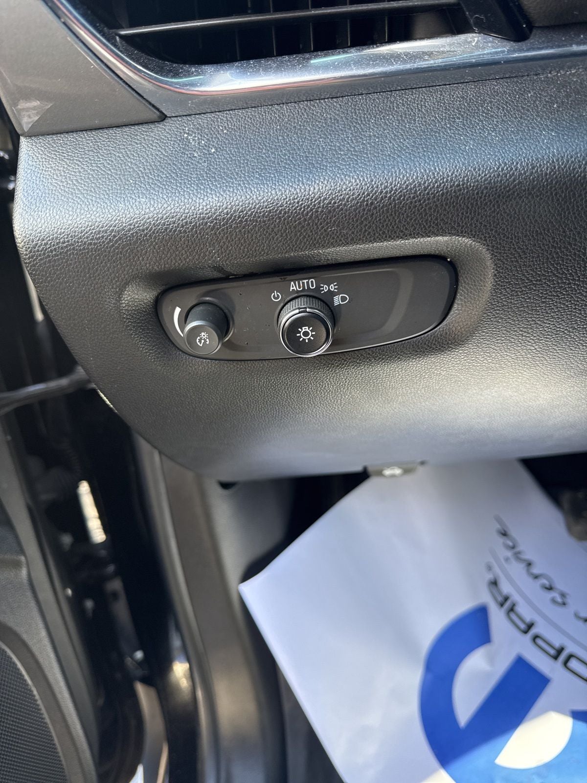 2023 Chevrolet Traverse AWD LT Leather