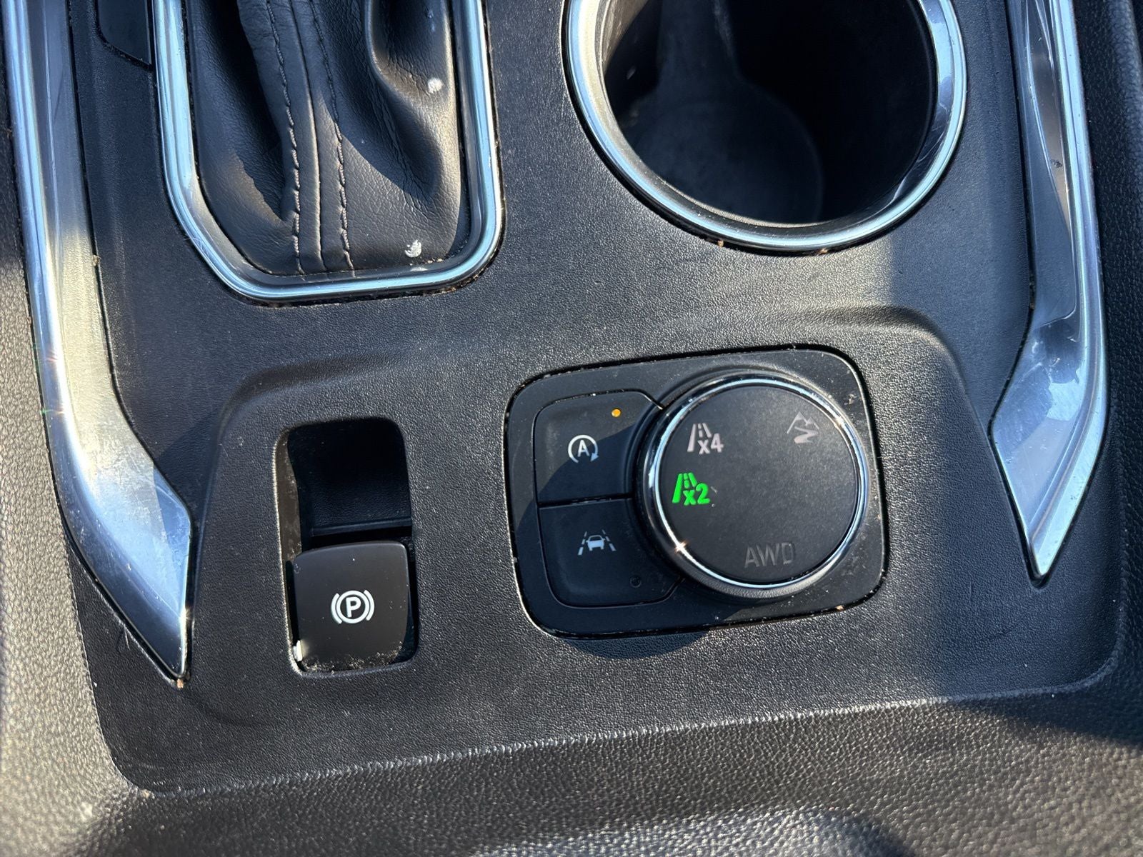 2023 Chevrolet Traverse AWD LT Leather