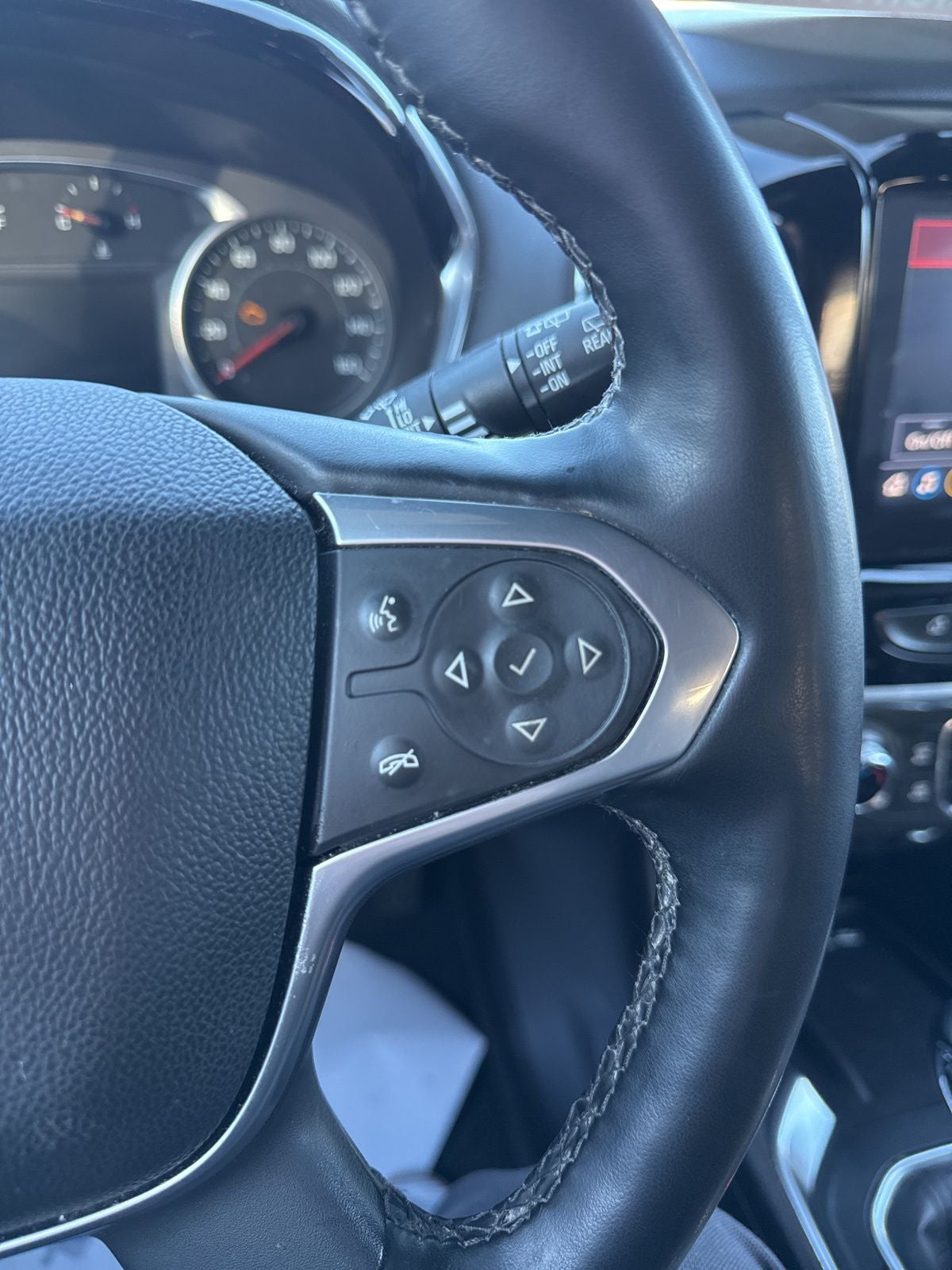 2023 Chevrolet Traverse AWD LT Leather