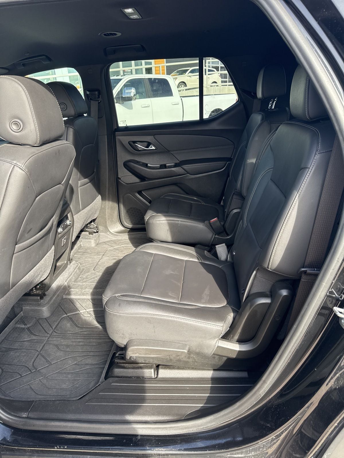 2023 Chevrolet Traverse AWD LT Leather