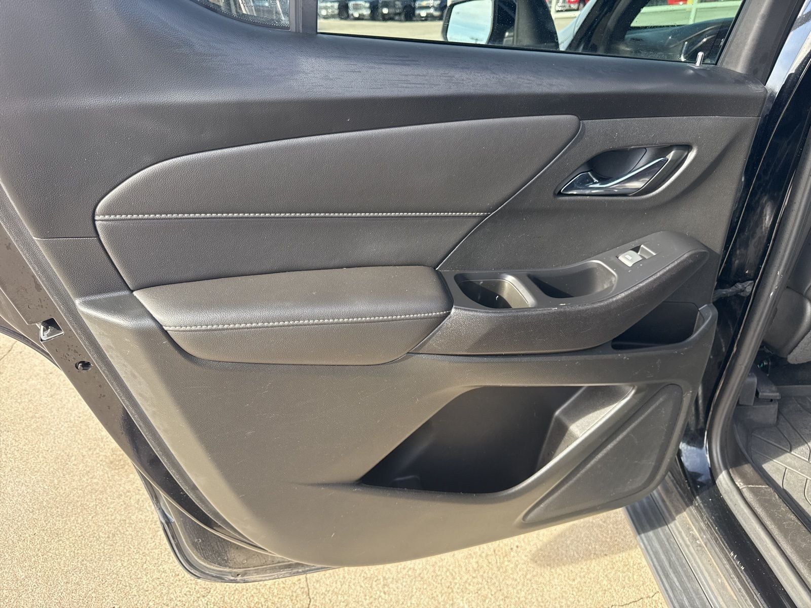 2023 Chevrolet Traverse AWD LT Leather