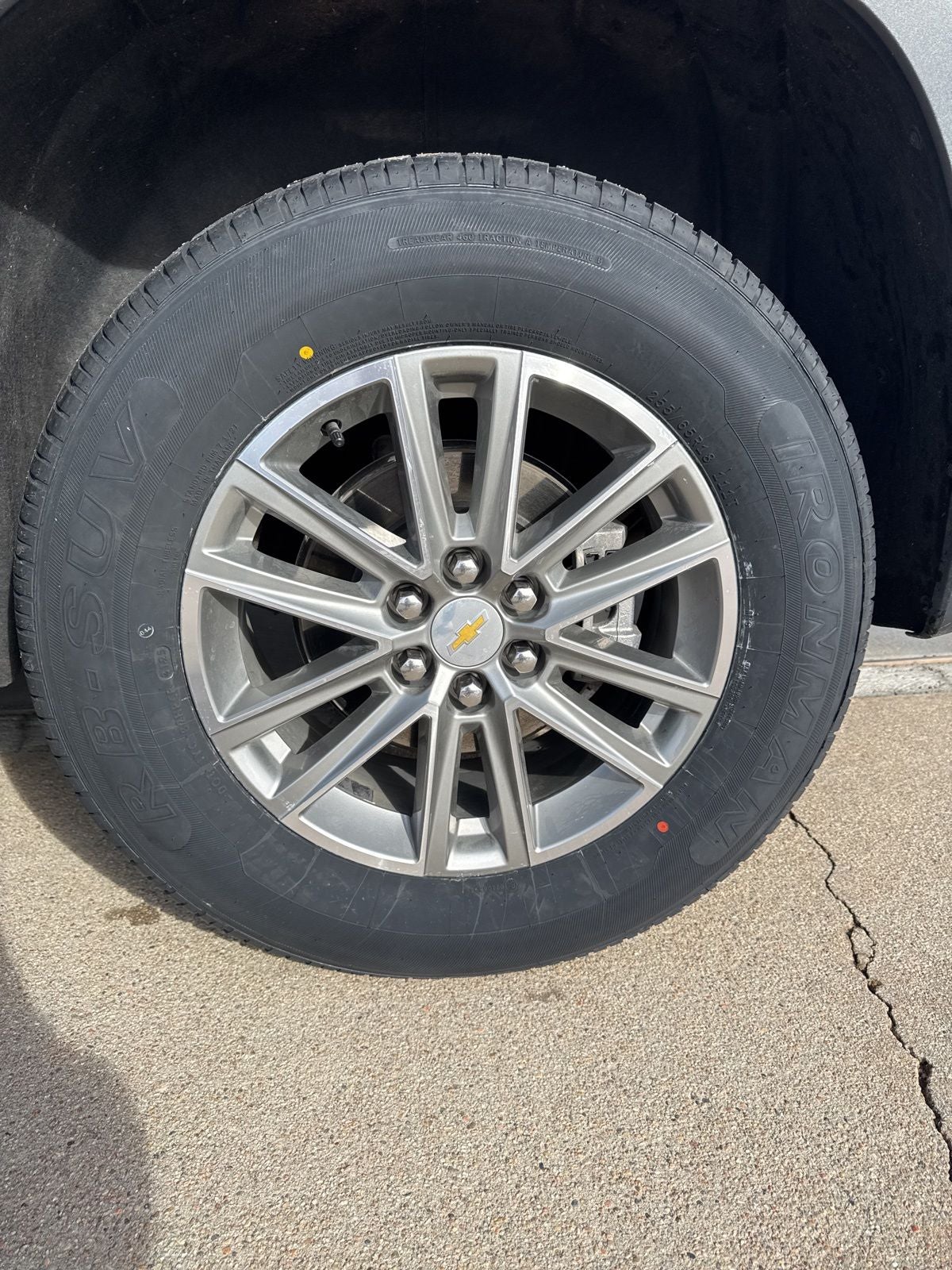 2023 Chevrolet Traverse AWD LT Leather