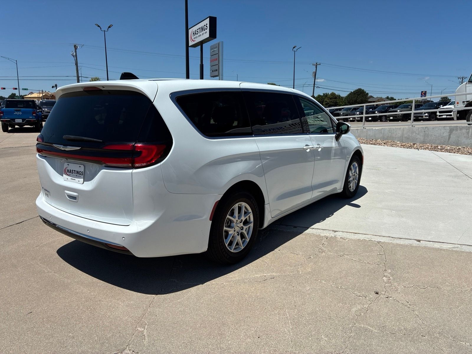 2023 Chrysler Pacifica Touring L