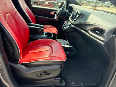 2020 Chrysler Pacifica Hybrid Red S Edition