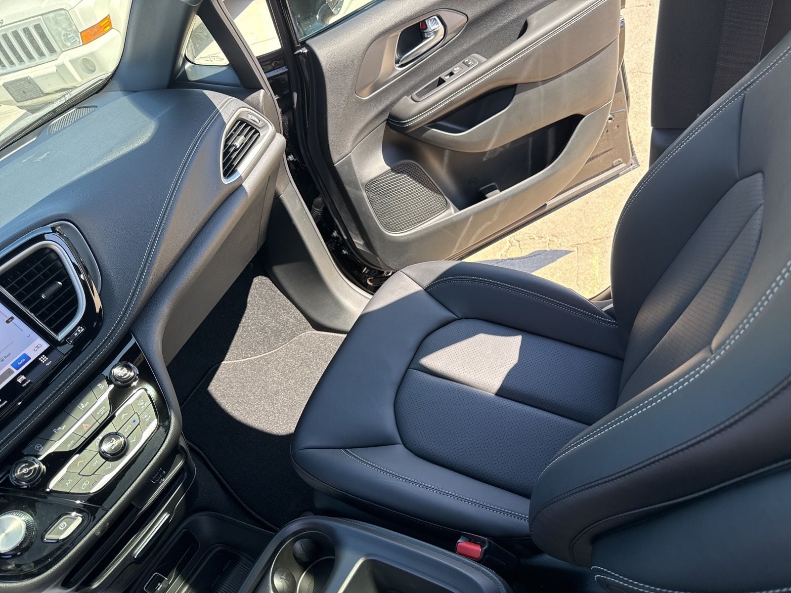 2026 Chrysler Pacifica PACIFICA SELECT AWD