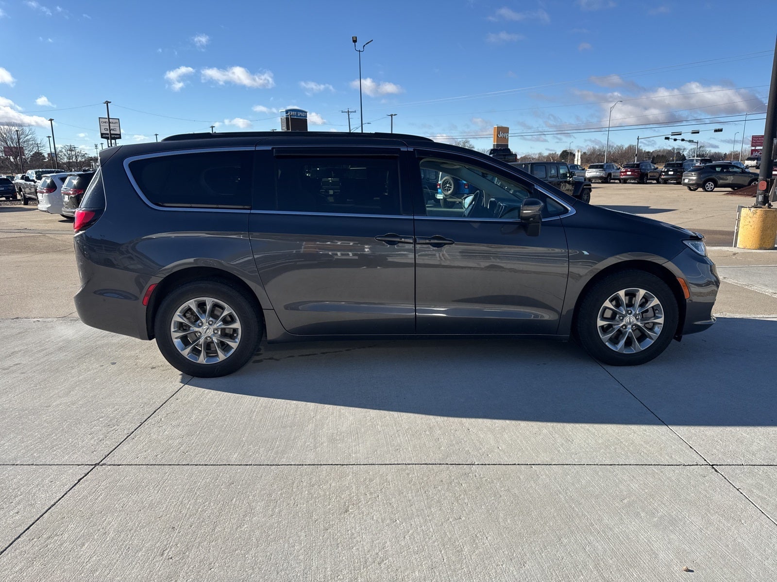 2022 Chrysler Pacifica Touring L AWD