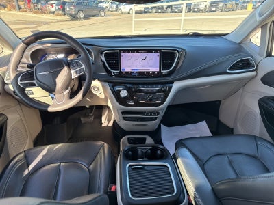 2022 Chrysler Pacifica Touring L AWD