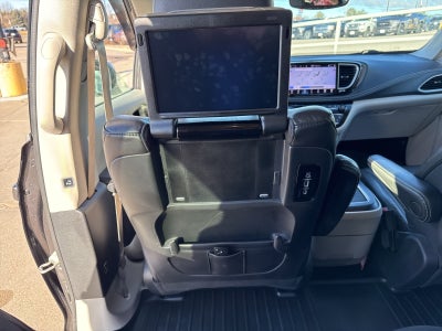 2022 Chrysler Pacifica Touring L AWD