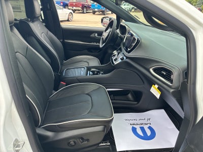 2027 Chrysler Pacifica PACIFICA LIMITED AWD