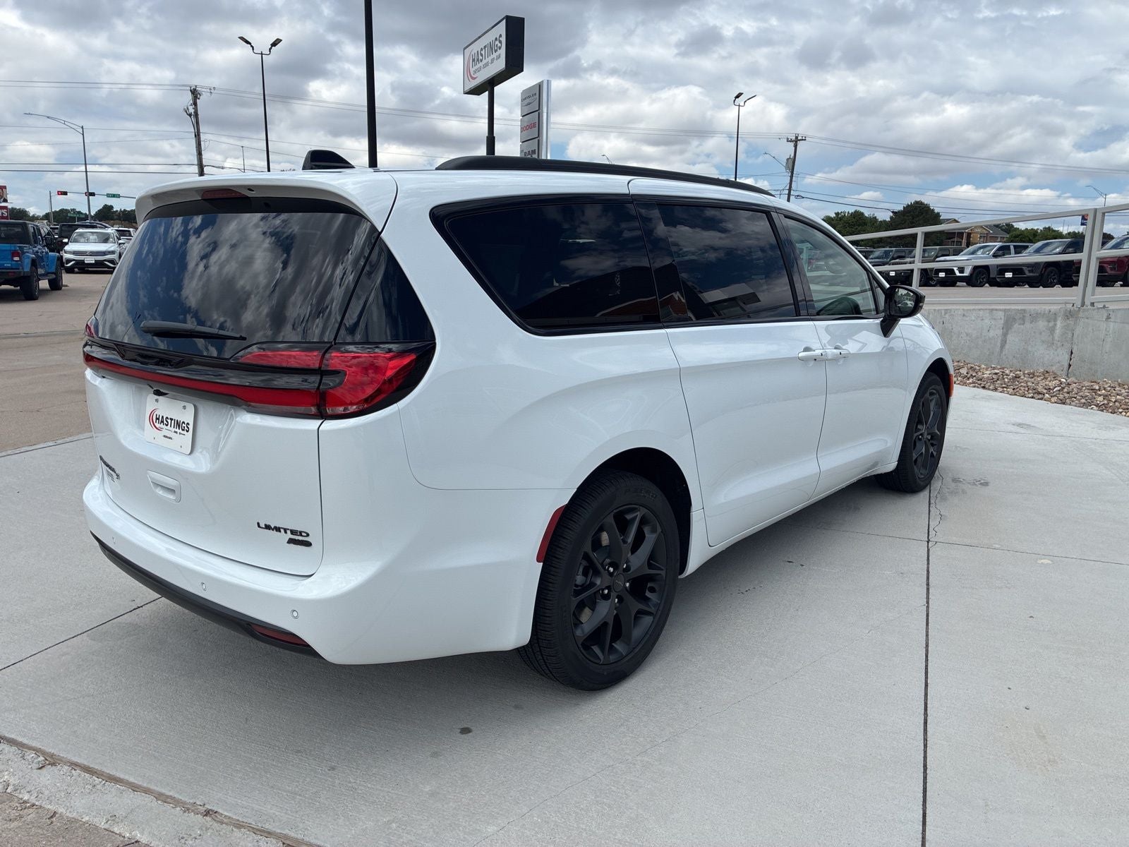 2027 Chrysler Pacifica PACIFICA LIMITED AWD