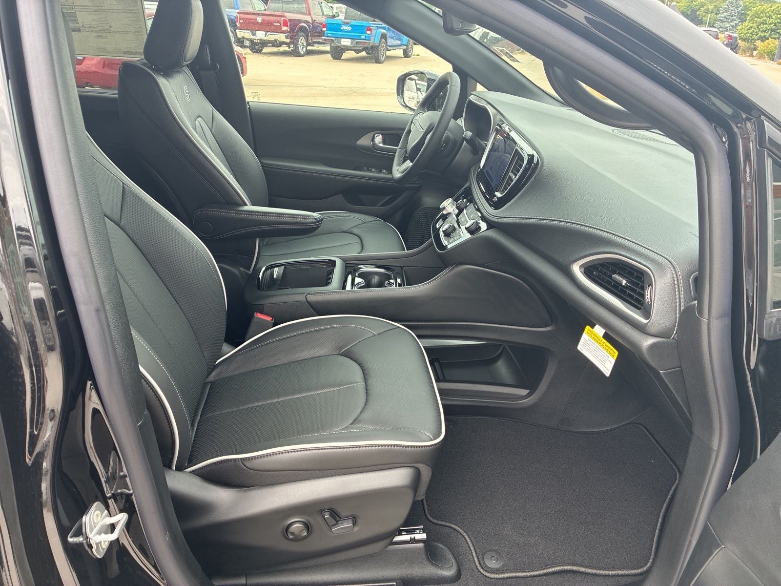 2027 Chrysler Pacifica PACIFICA LIMITED AWD