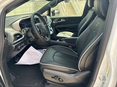 2027 Chrysler Pacifica PACIFICA LIMITED AWD