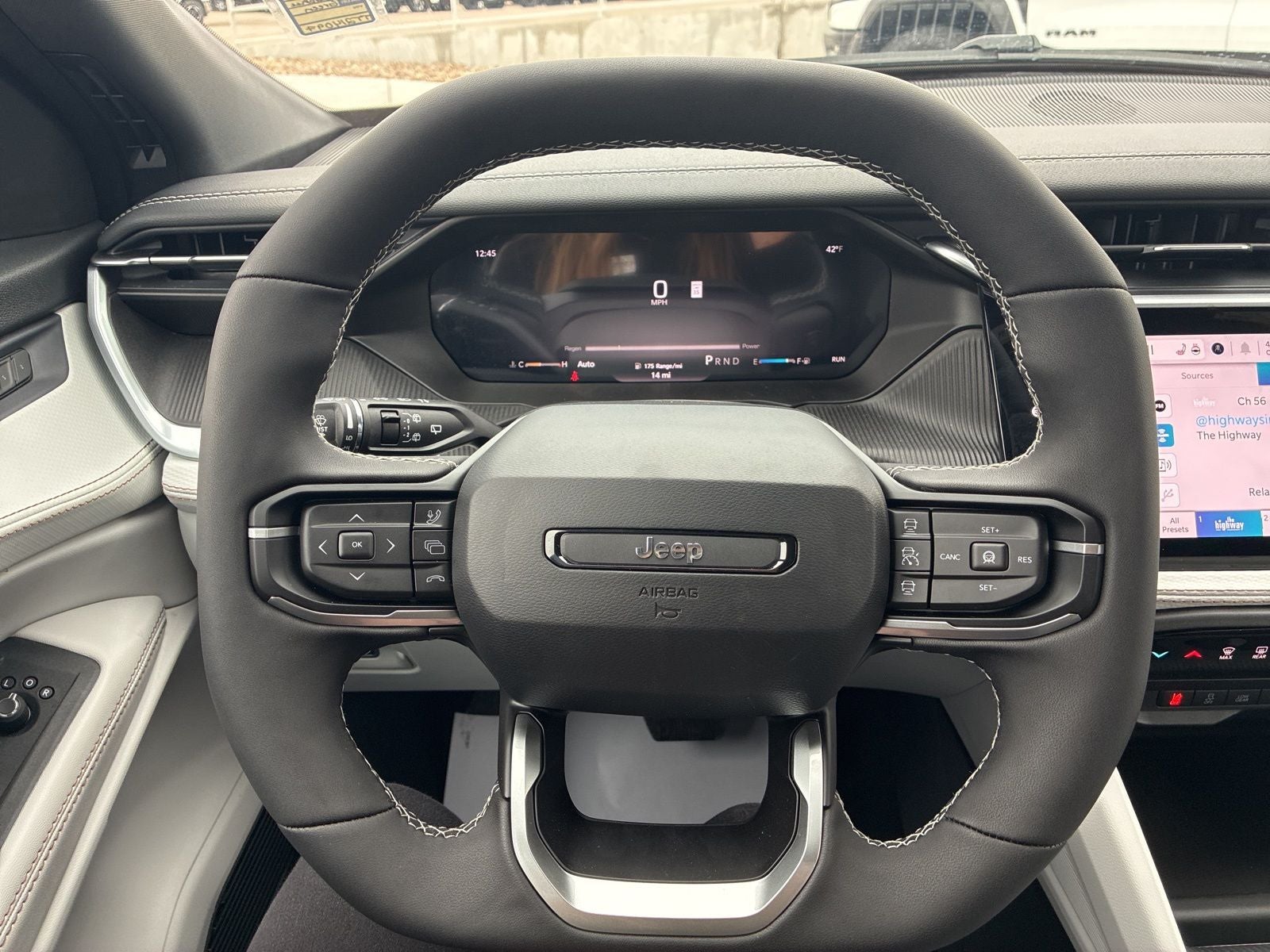 2026 Jeep Cherokee CHEROKEE OVERLAND 4X4