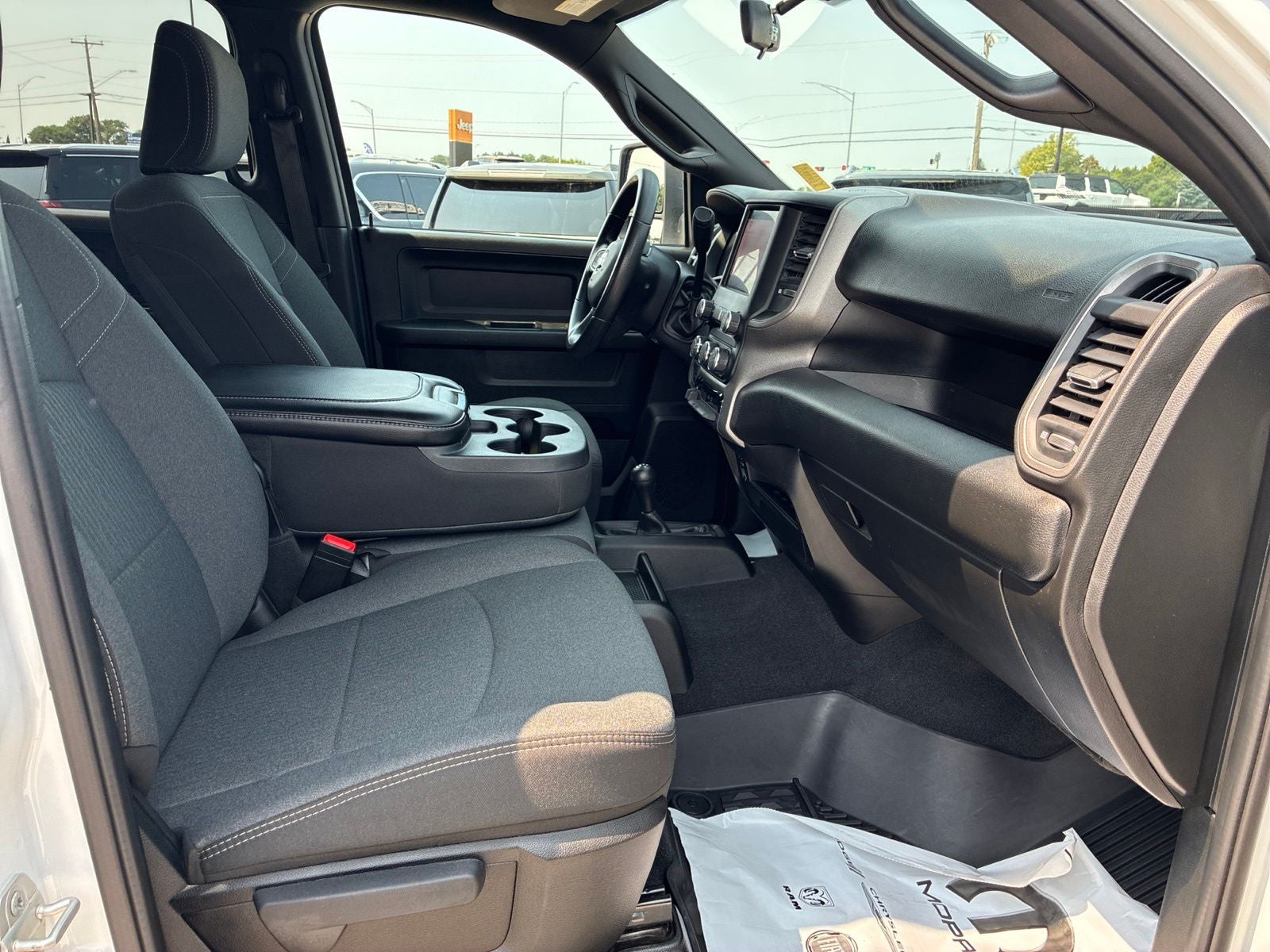 2024 RAM 3500 Tradesman Crew Cab 4x4 6'4' Box