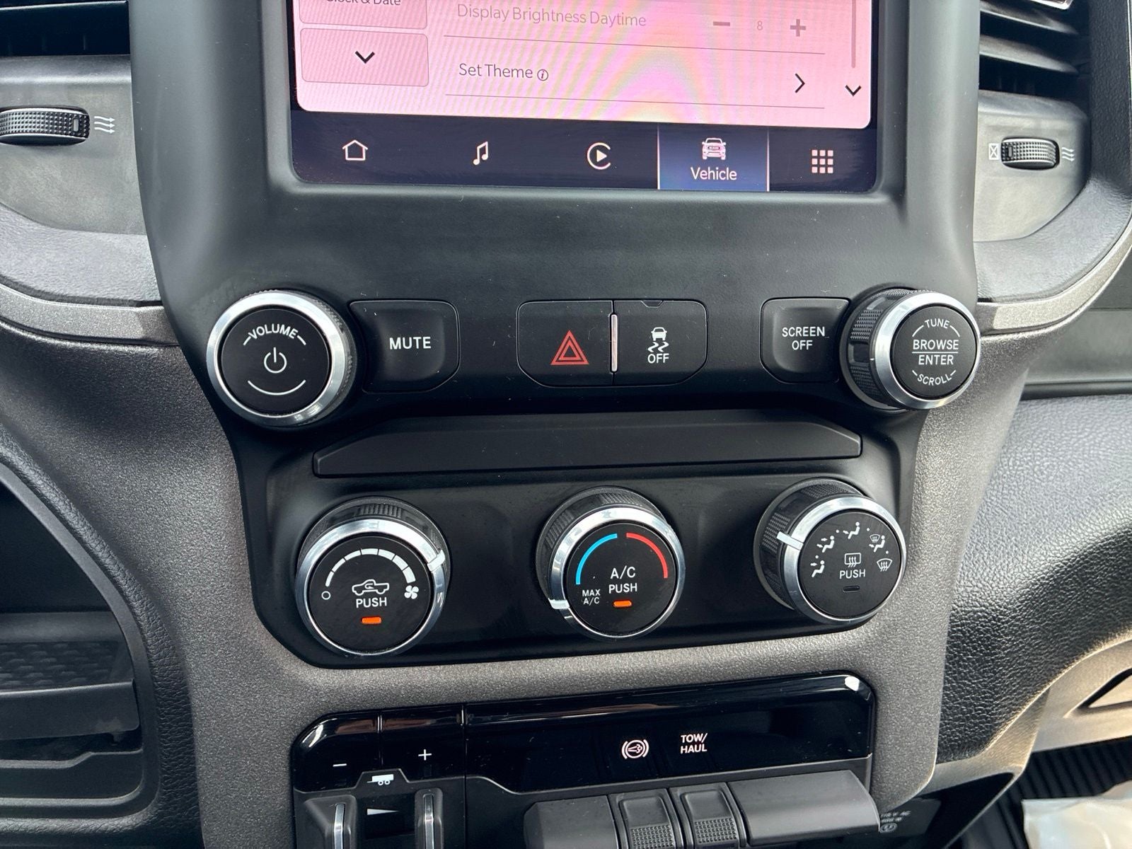 2024 RAM 3500 Tradesman Crew Cab 4x4 6'4' Box