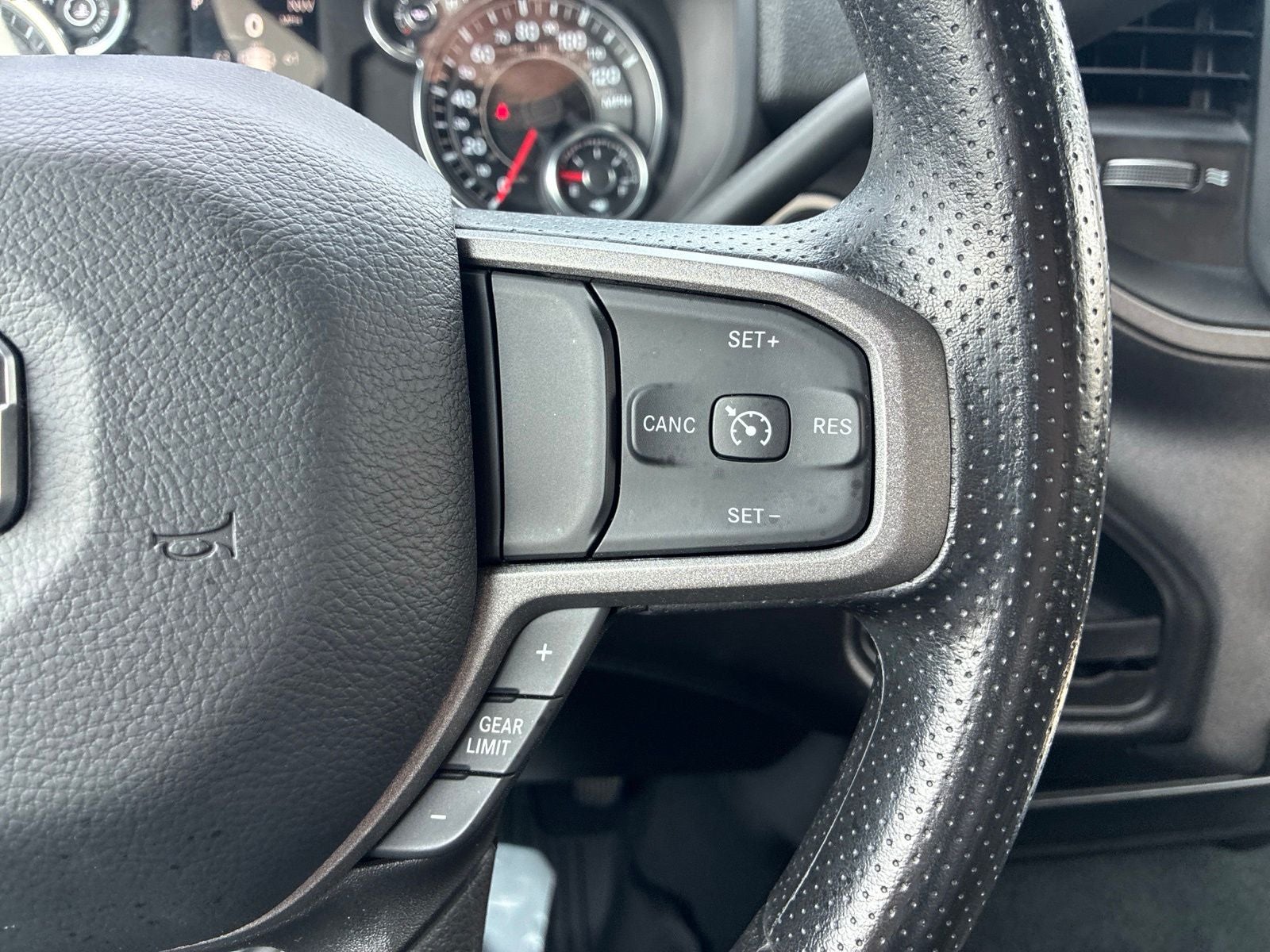 2024 RAM 3500 Tradesman Crew Cab 4x4 6'4' Box