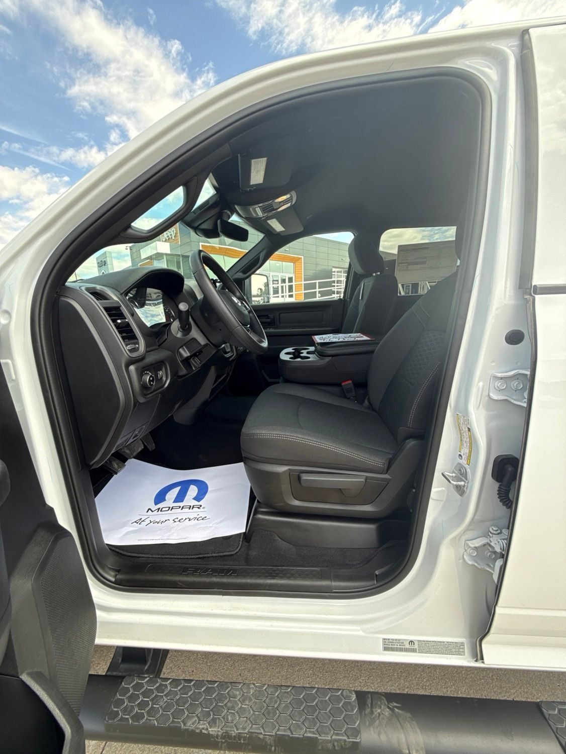 2026 RAM Ram 2500 RAM 2500 BLACK EXPRESS CREW CAB 4X4 6'4' BOX