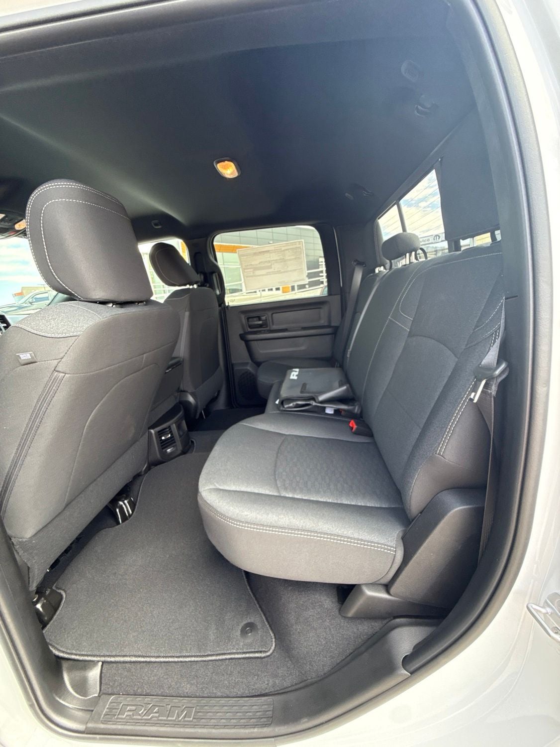 2026 RAM Ram 2500 RAM 2500 BLACK EXPRESS CREW CAB 4X4 6'4' BOX