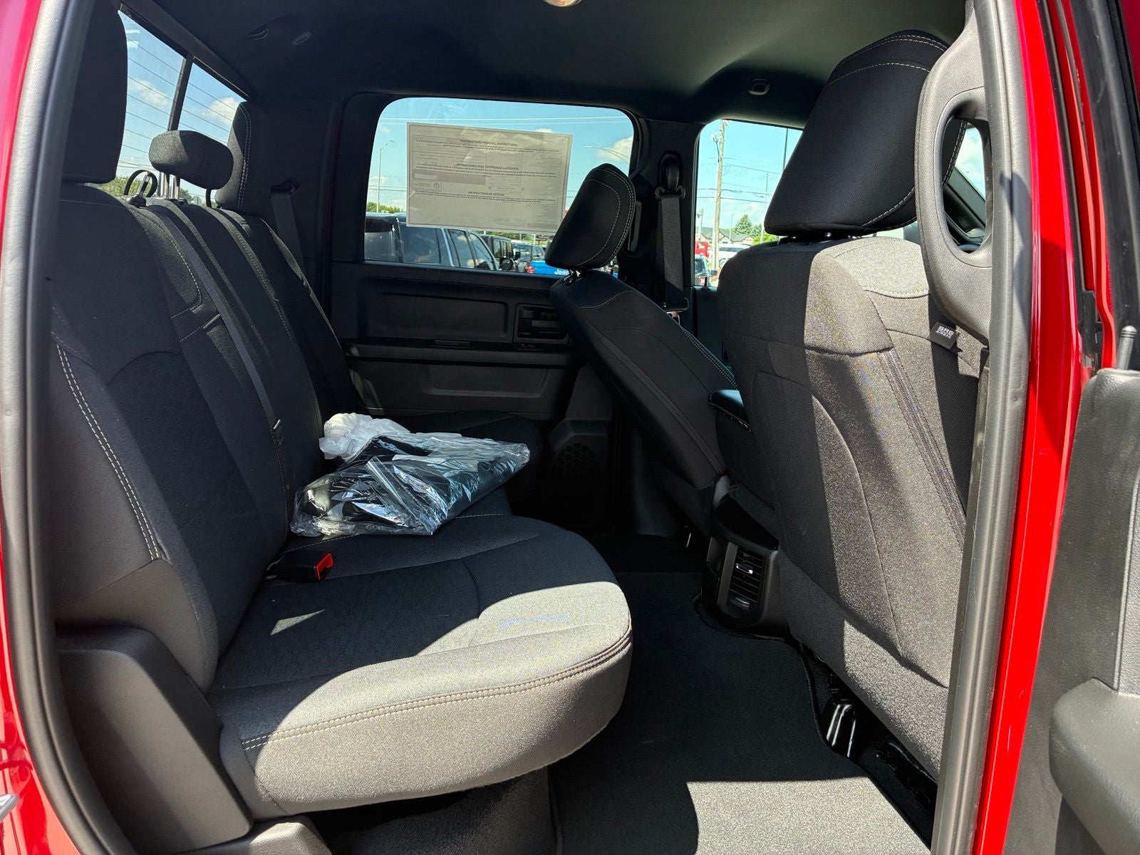 2026 RAM Ram 2500 RAM 2500 BLACK EXPRESS CREW CAB 4X4 6'4' BOX