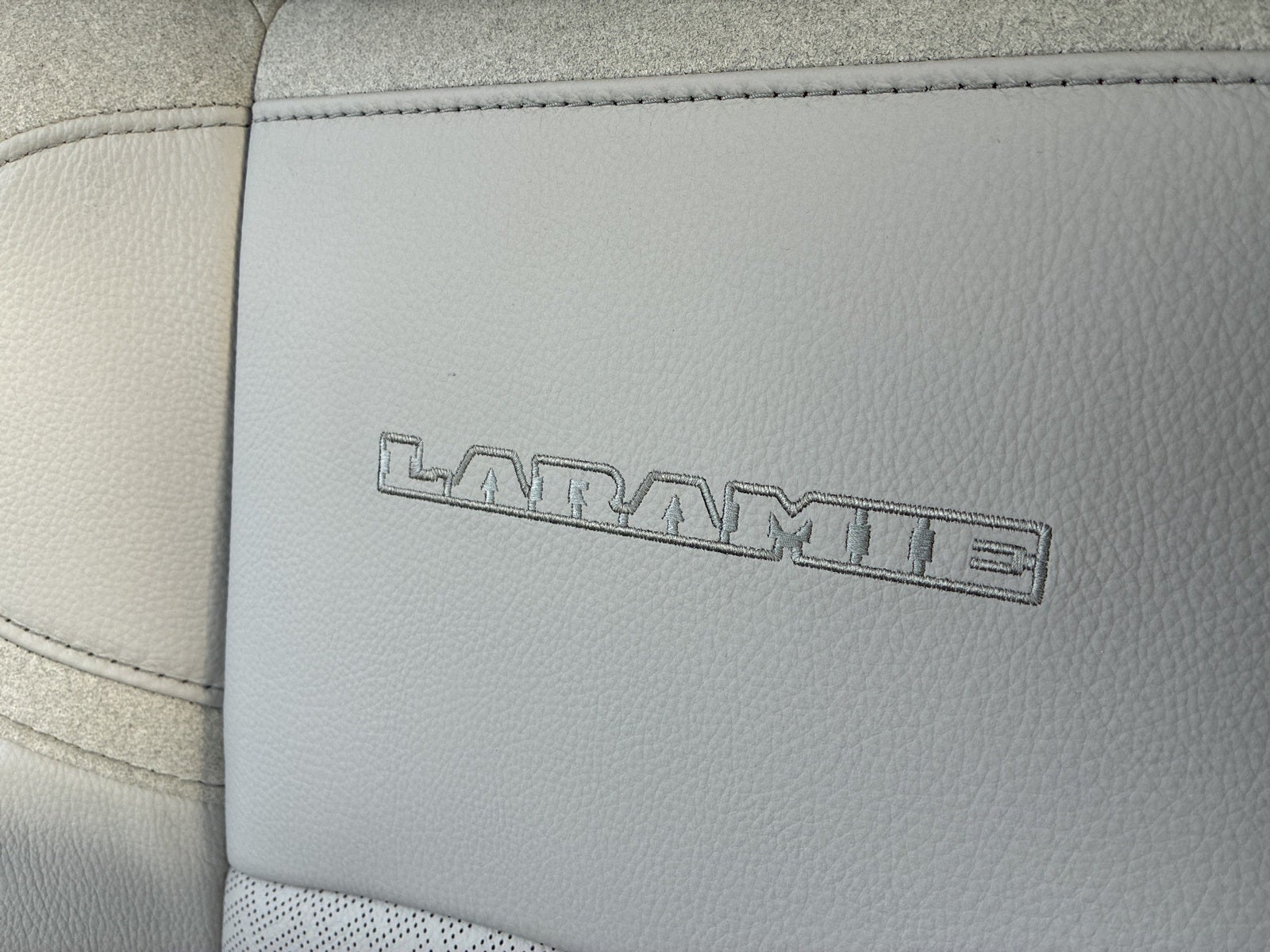 2025 RAM Ram 2500 RAM 2500 LARAMIE CREW CAB 4X4 8' BOX