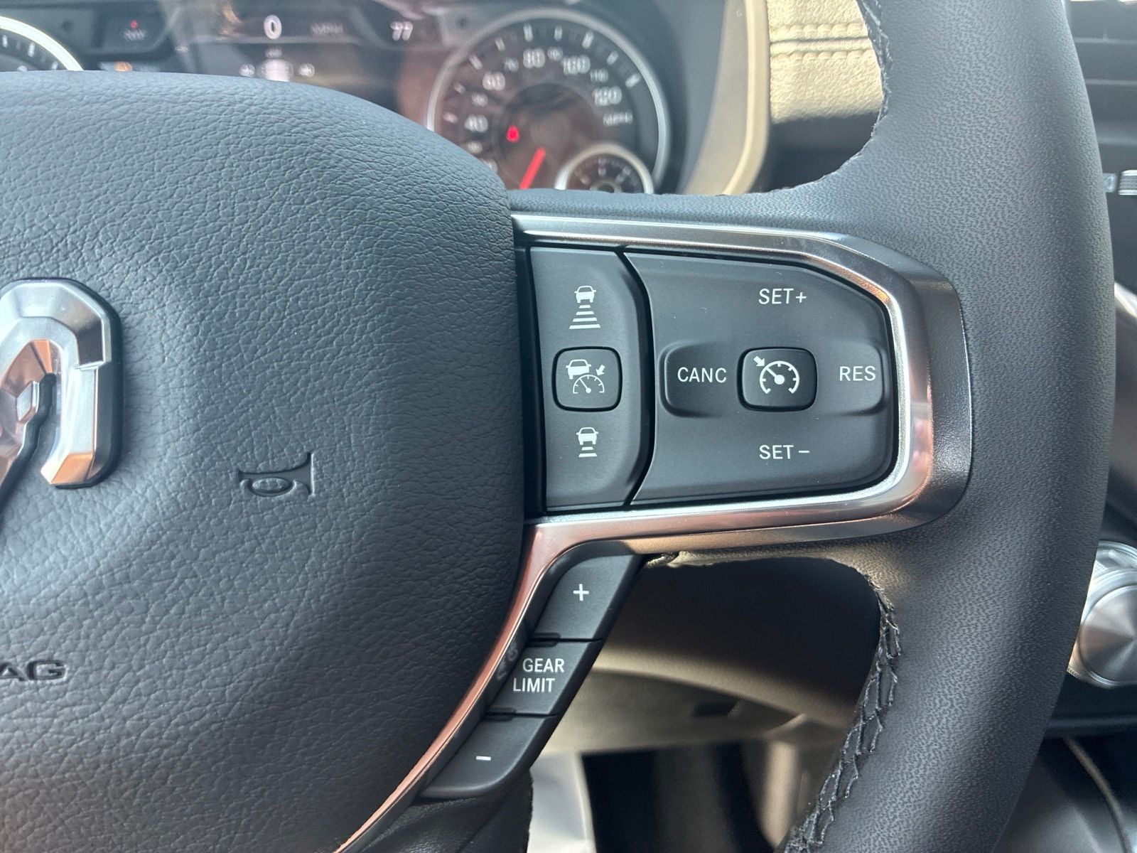 2026 RAM 1500 RAM 1500 LARAMIE CREW CAB 4X4 5'7' BOX