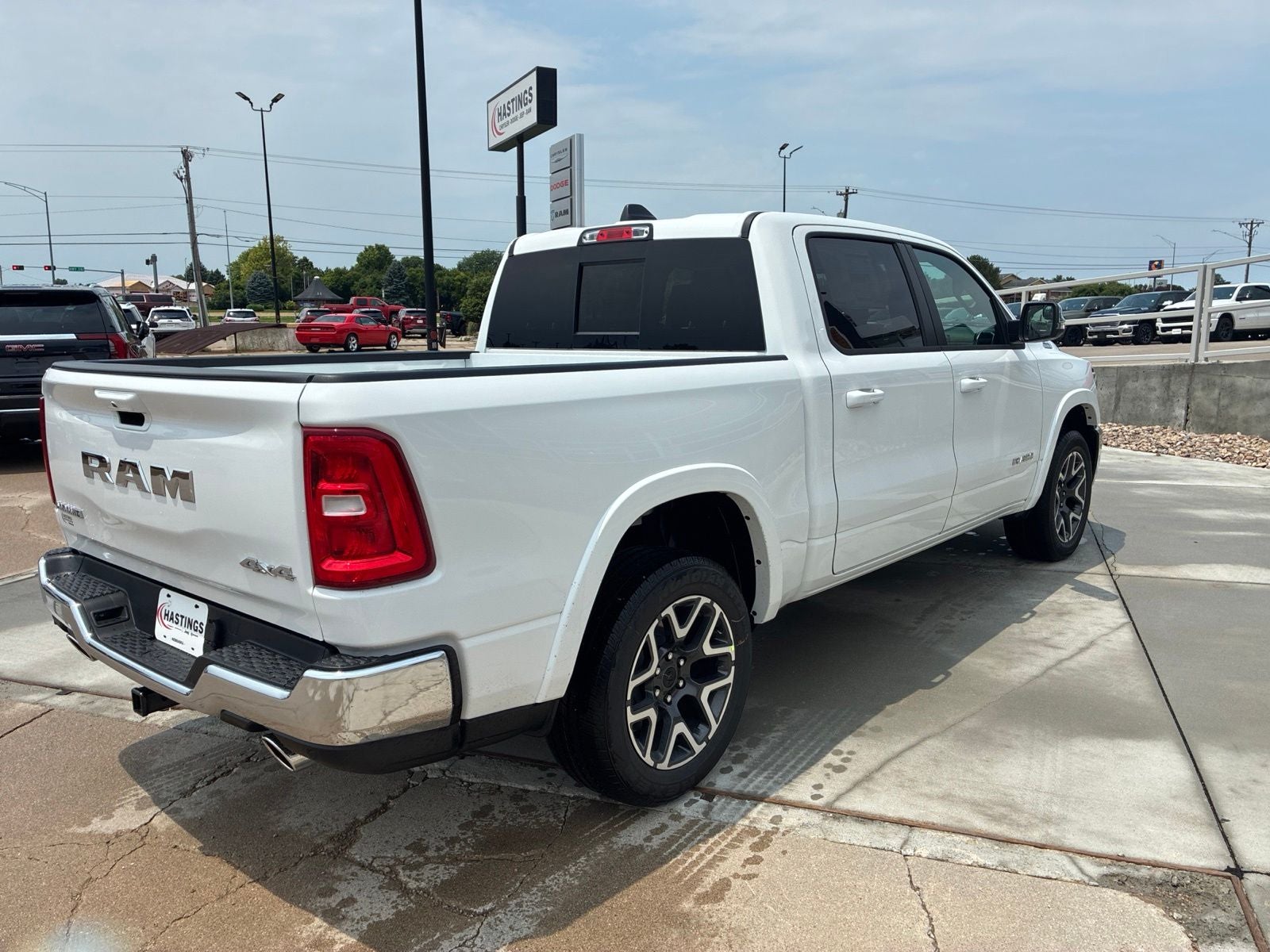 2026 RAM Ram 1500 RAM 1500 LARAMIE CREW CAB 4X4 5'7' BOX