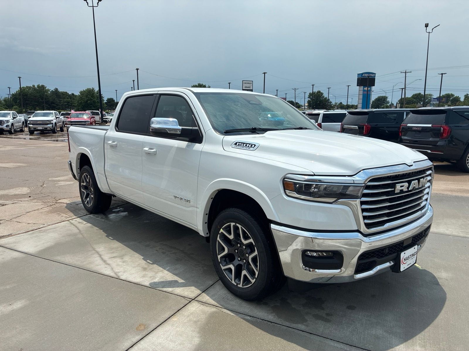 2026 RAM Ram 1500 RAM 1500 LARAMIE CREW CAB 4X4 5'7' BOX