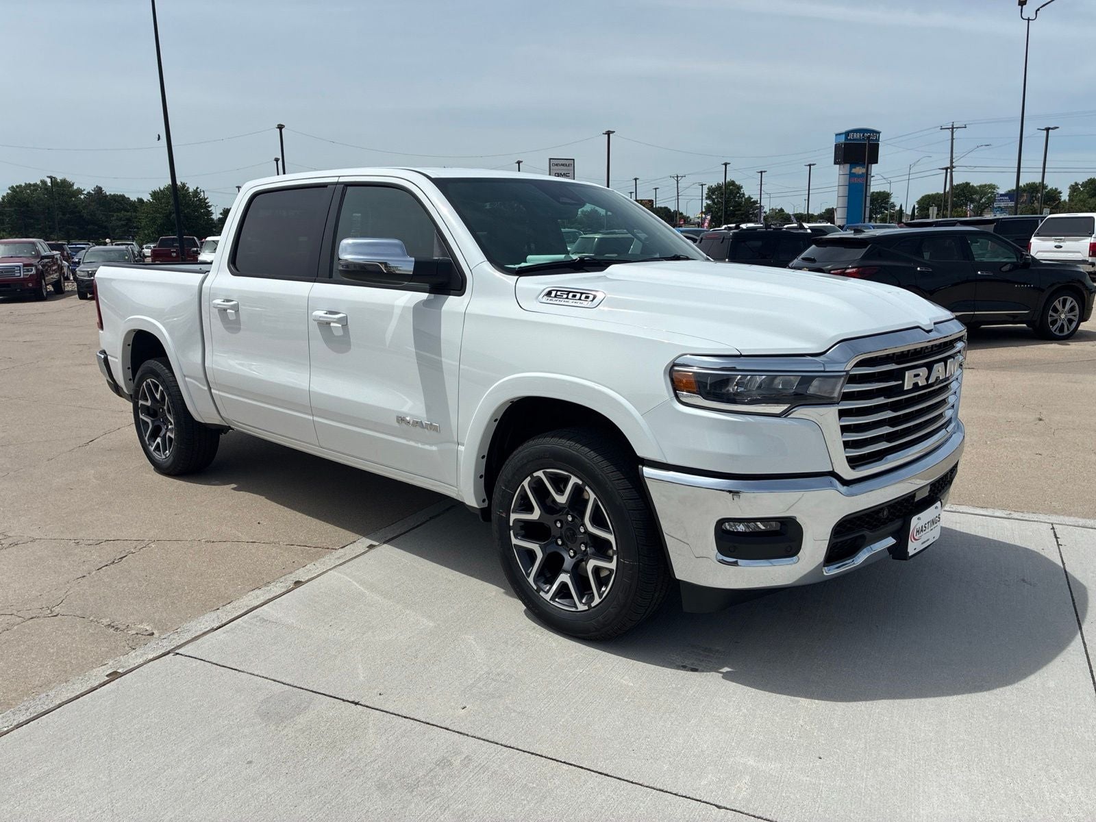 2026 RAM Ram 1500 RAM 1500 LARAMIE CREW CAB 4X4 5'7' BOX