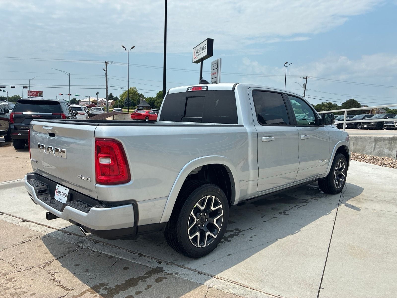 2026 RAM Ram 1500 RAM 1500 LARAMIE CREW CAB 4X4 5'7' BOX