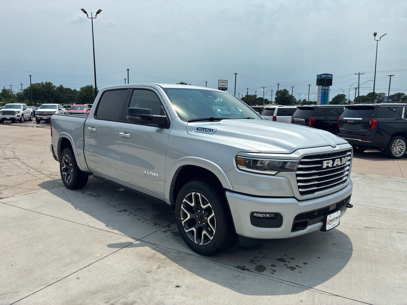 2026 RAM Ram 1500 RAM 1500 LARAMIE CREW CAB 4X4 5'7' BOX
