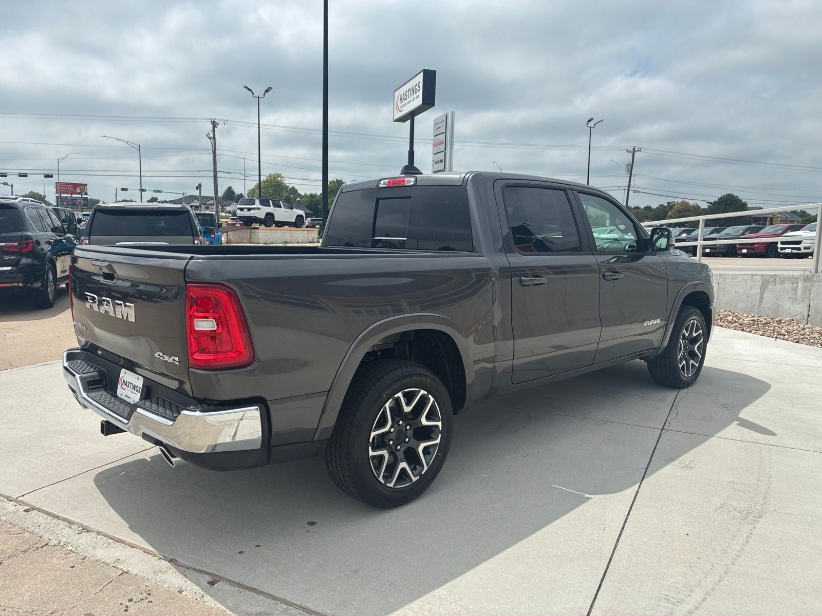 2026 RAM Ram 1500 RAM 1500 LARAMIE CREW CAB 4X4 5'7' BOX