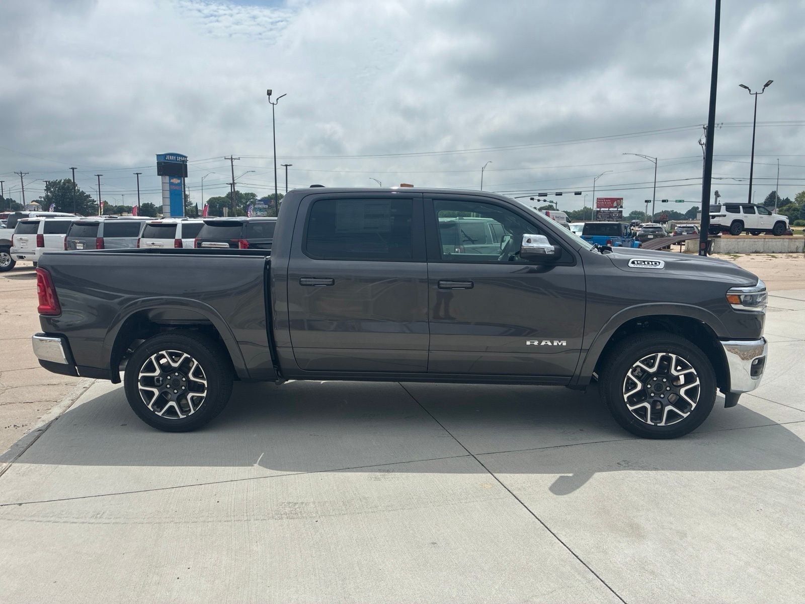 2026 RAM Ram 1500 RAM 1500 LARAMIE CREW CAB 4X4 5'7' BOX
