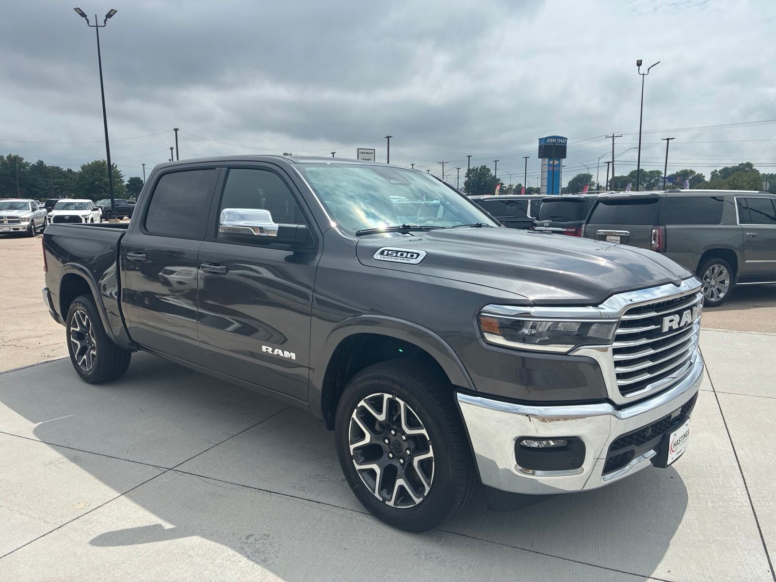 2026 RAM Ram 1500 RAM 1500 LARAMIE CREW CAB 4X4 5'7' BOX
