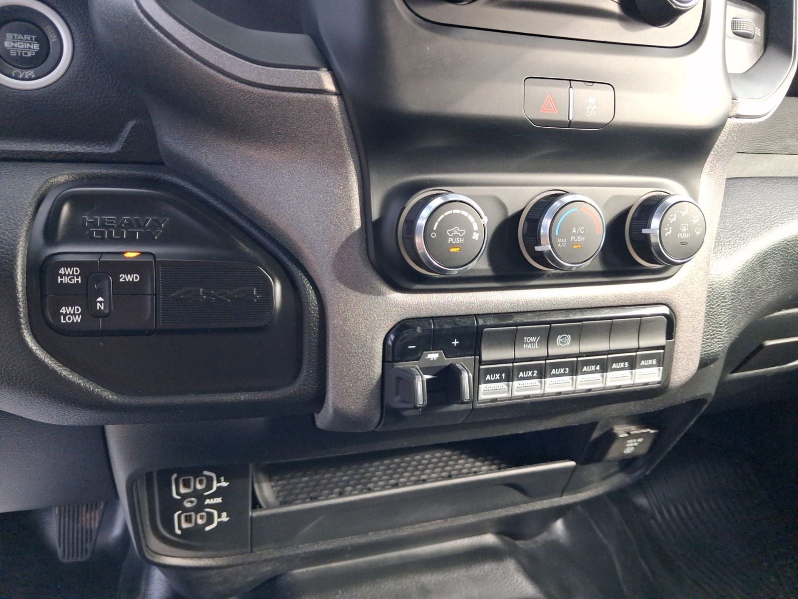 2024 RAM 2500 Tradesman Crew Cab 4x4 6'4' Box