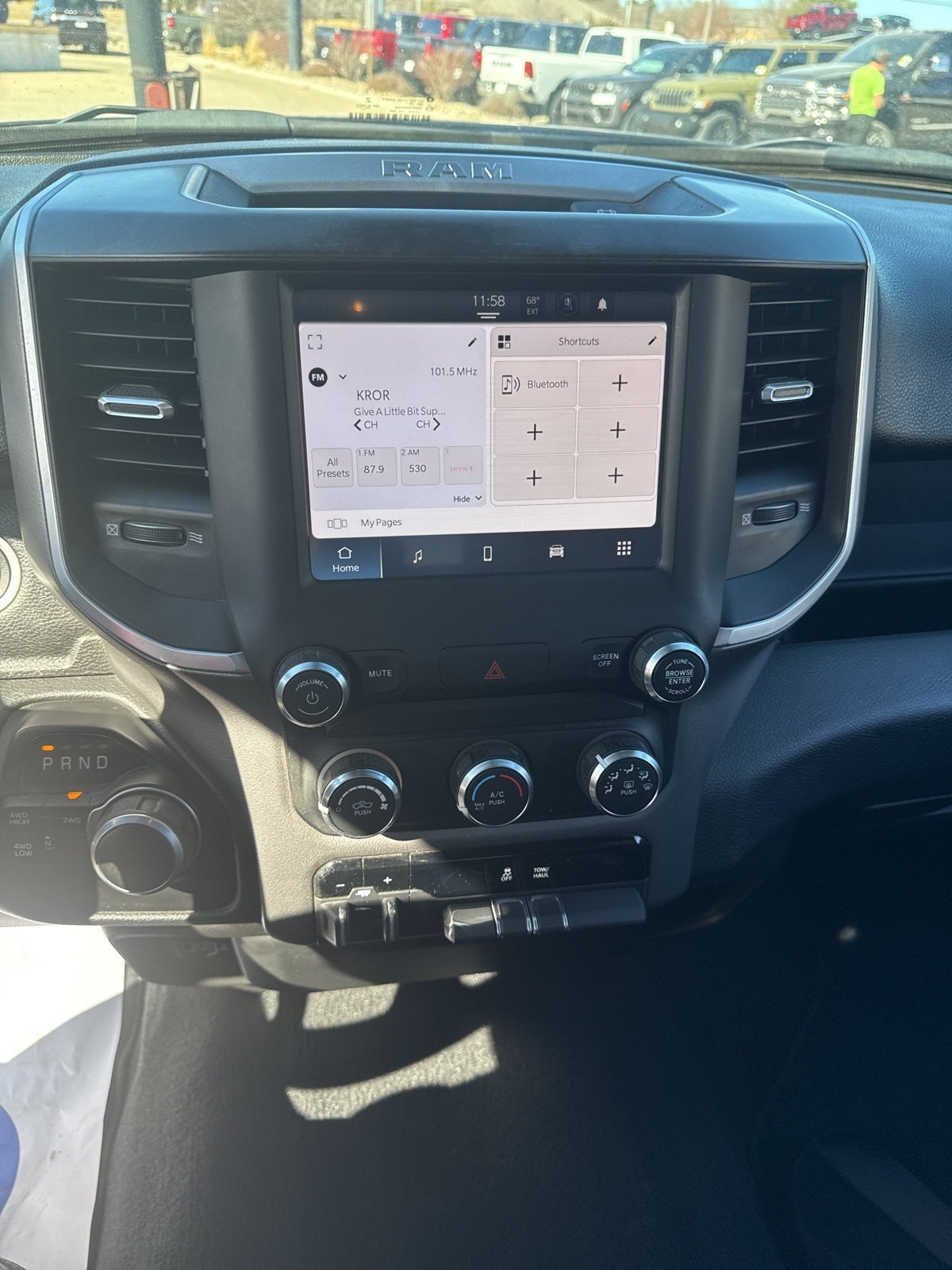 2022 RAM 2500 Big Horn Crew Cab 4x4 6'4' Box