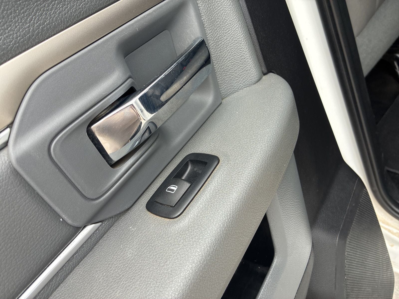 2017 RAM 2500 Big Horn Crew Cab 4x4 6'4' Box