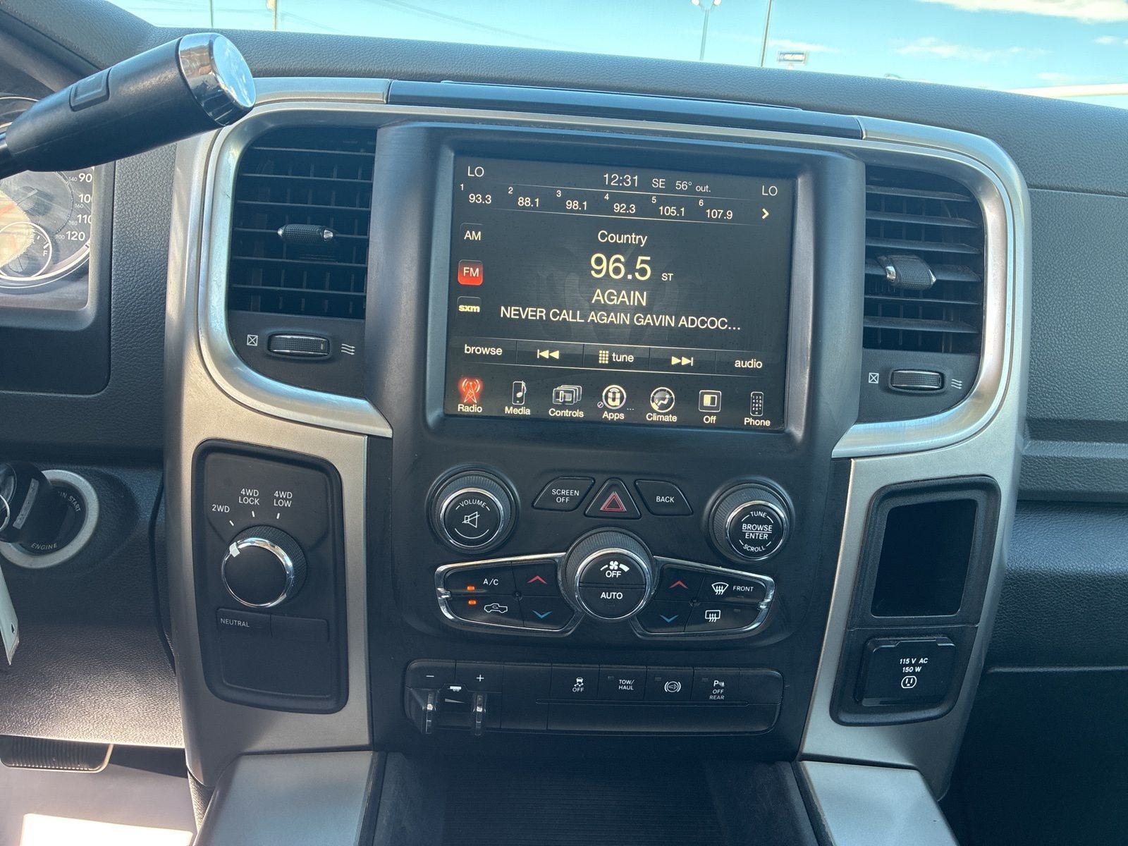 2017 RAM 2500 Big Horn Crew Cab 4x4 6'4' Box