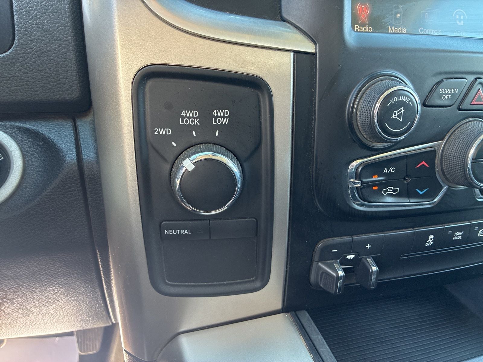 2017 RAM 2500 Big Horn Crew Cab 4x4 6'4' Box