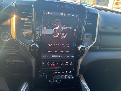 2023 RAM 2500 Laramie Crew Cab 4x4 6'4' Box