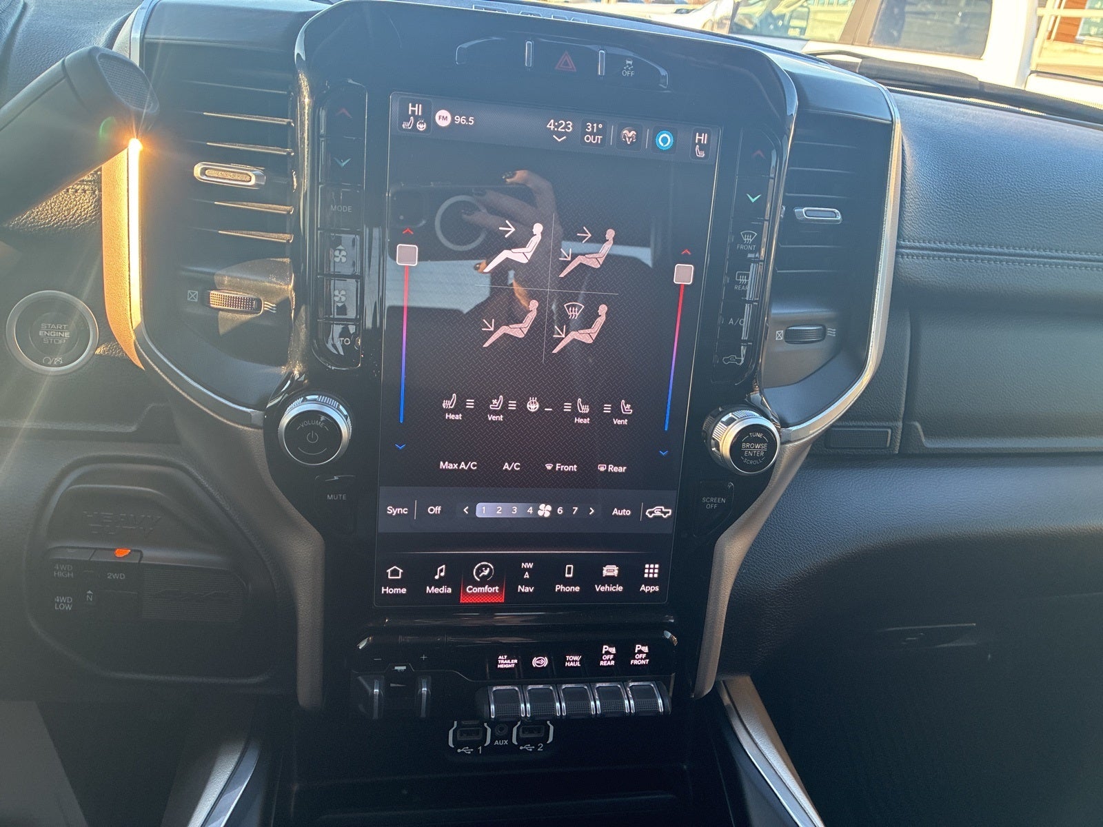 2023 RAM 2500 Laramie Crew Cab 4x4 6'4' Box