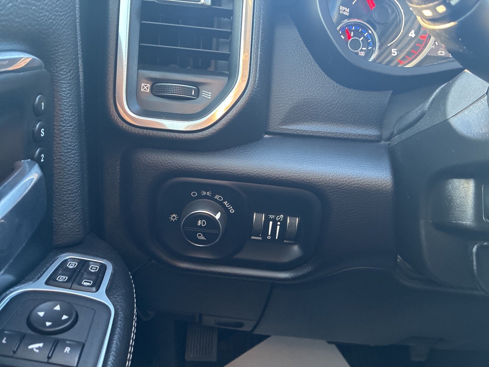 2023 RAM 2500 Laramie Crew Cab 4x4 6'4' Box