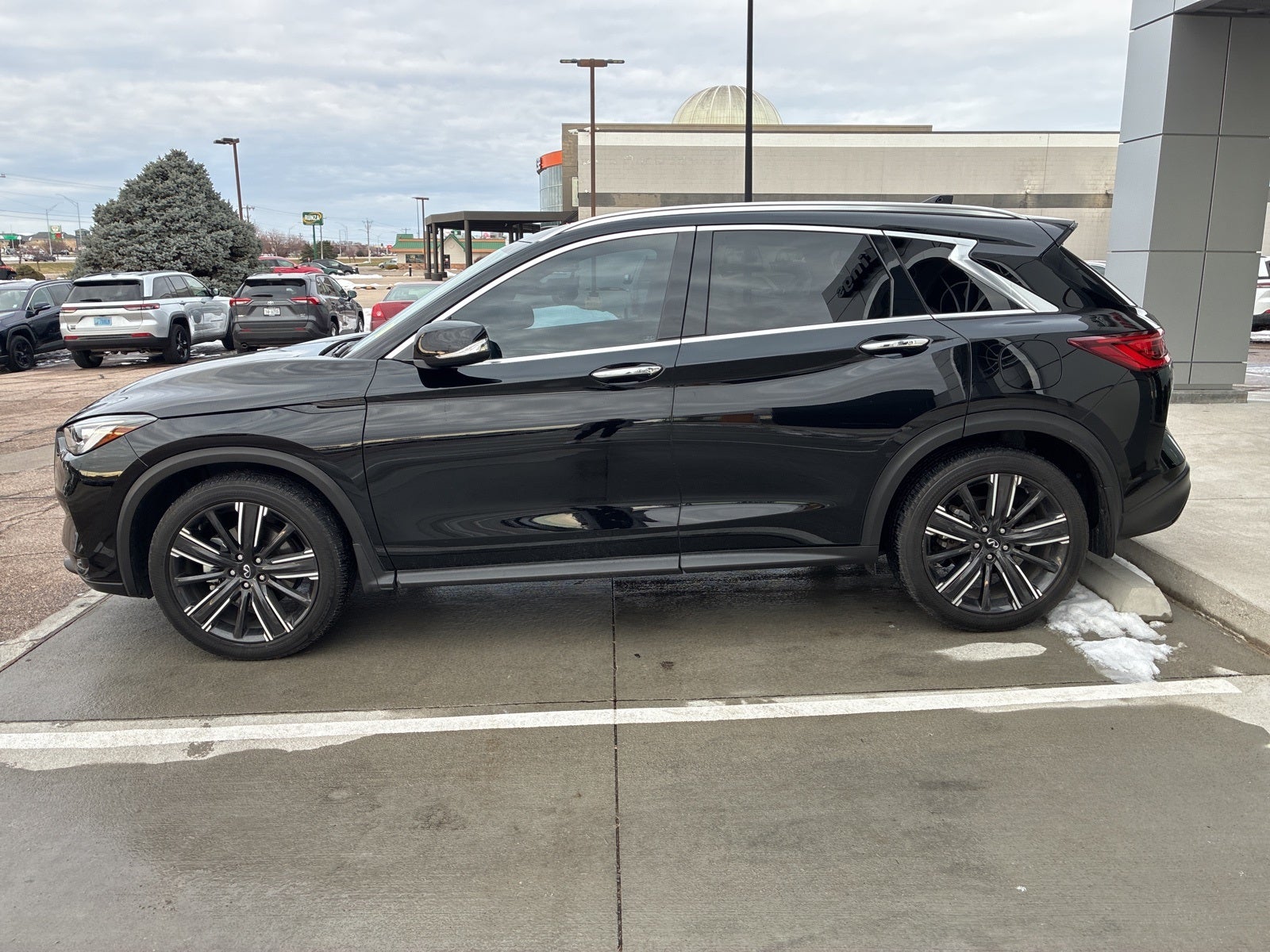 2022 INFINITI QX50 LUXE