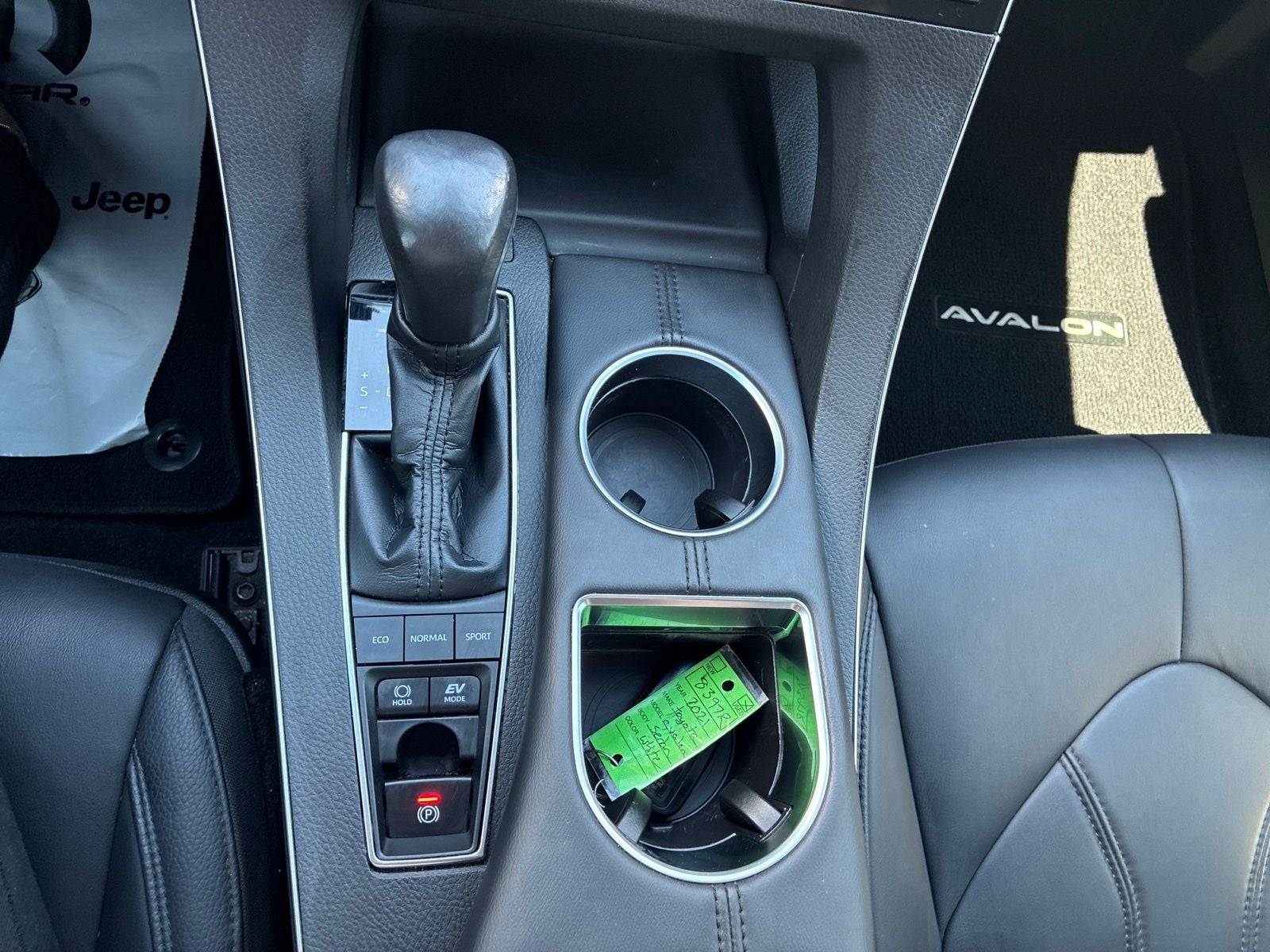 2021 Toyota Avalon XLE Hybrid