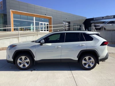 2021 Toyota RAV4 Hybrid XLE Premium
