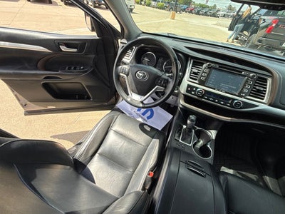 2016 Toyota Highlander XLE V6