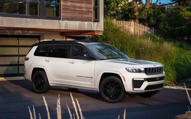 2027jeepgrandcherokeel-exterior-01